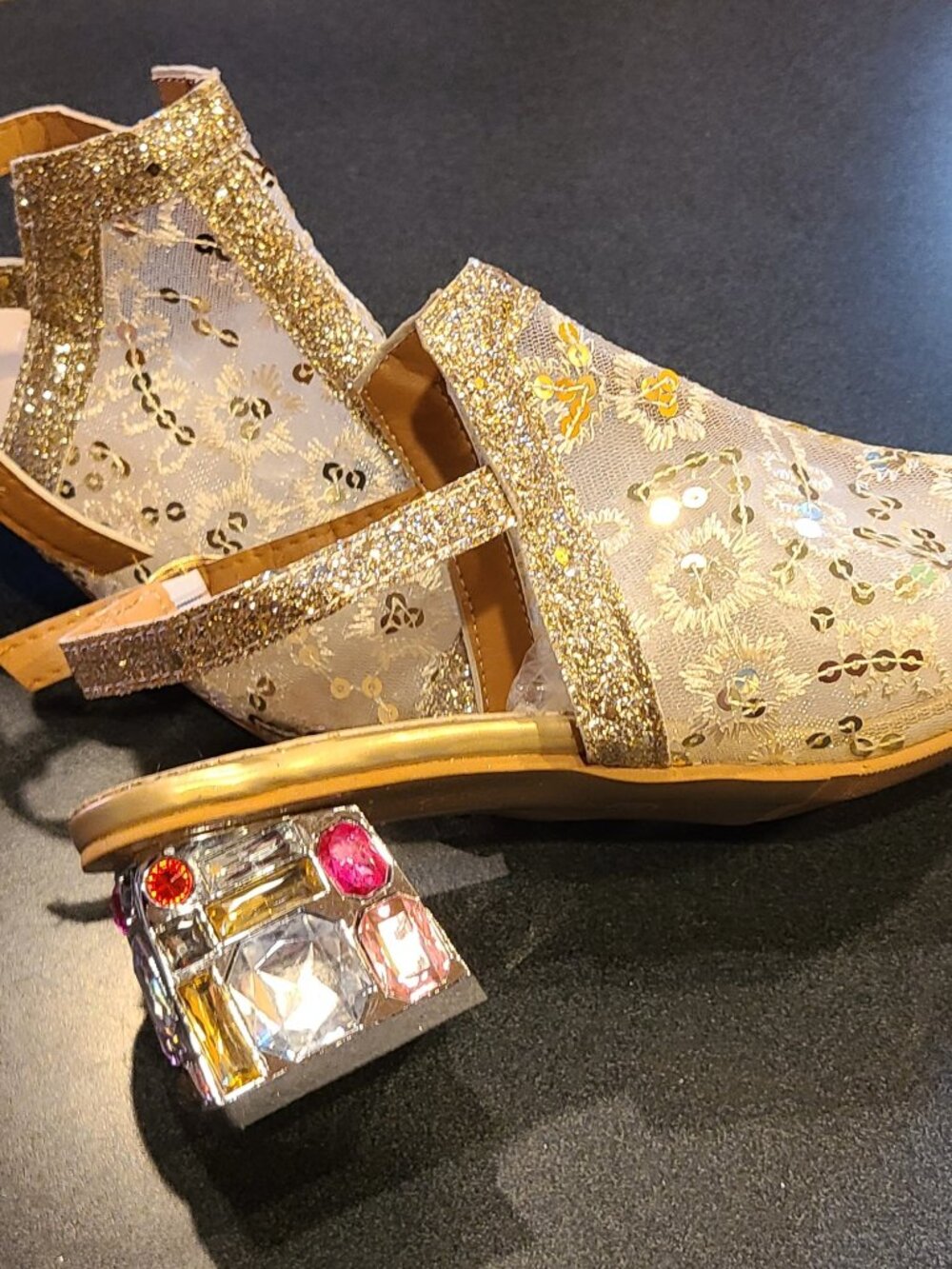 Gold Floral Lace Toe Sandal